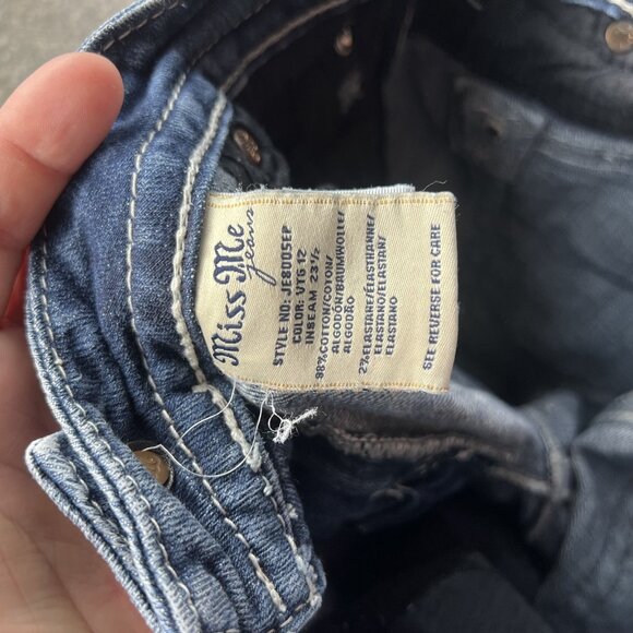 Miss Me Jeans Womens 28 Blue Easy Capri Distressed Embroidered Lace Denim Pants - Picture 10 of 12